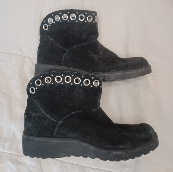 Ugg Boots - Picture 3 of 9